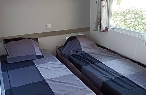 La Boissiere-de-Montaigu House | Mobilhome Climatisé 3 Chambres en Vendée à 30 min du Puy du Fou
