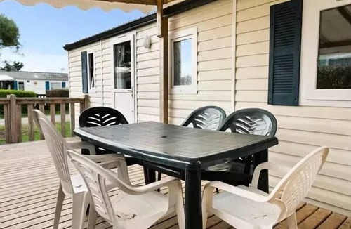 Poilly-lez-Gien House | Mobilheim - Raised Terrace
