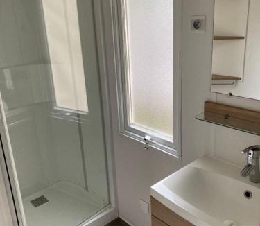 Piriac-sur-Mer Other | MOBILHHOME 4 à 6 personnes TERRASSE couverte
