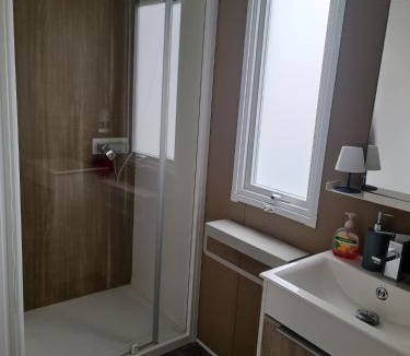 Montreuil-sur-Ille Ski Chalet | mobilhome à la mer