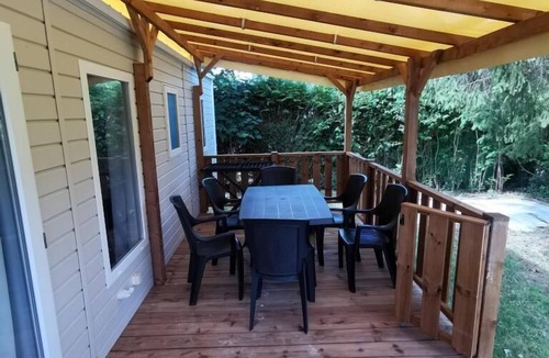 Ivry-la-Bataille Apartment | Mobilhome 6 pers Air-conditioned/tv/wifi 3* campsite