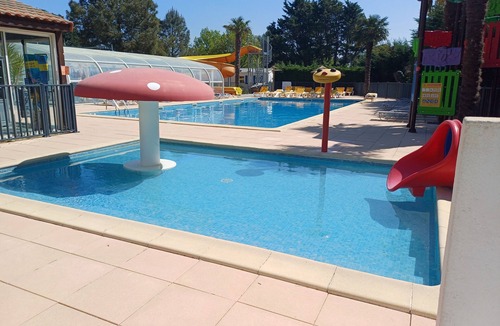 Saint-Hilaire-de-Riez House | Mobilhome saint hilaire de riez in 4 star campsite