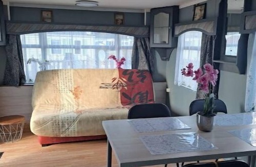 Enquin-sur-Baillons House | Mobilhome sur Camping Familiale