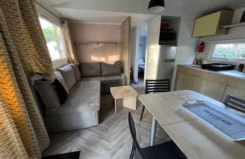 Gastes House | Mobilum 100 m from the lake, pets welcome.