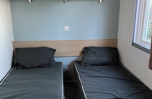 Gastes House | Mobilum 100 m from the lake, pets welcome.