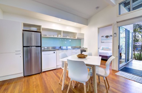 Boomerang Beach Apartment | Mobys Beachside Retreat