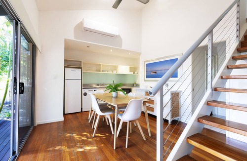 Boomerang Beach Apartment | Mobys Beachside Retreat