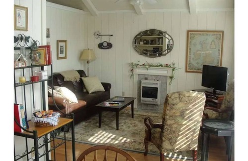 Eagle Rock Cottage | Mocking Bird Cottage
