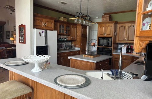 Yoakum House | Mockingbird Landing II. Spacious 4000+sq ft home on 50 acres.