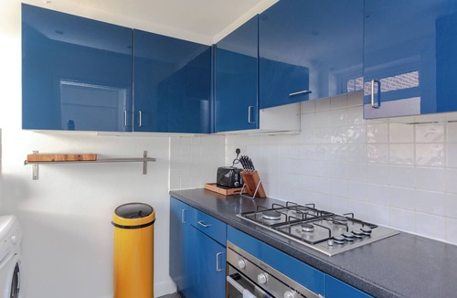 Southfields Apartment | Mod 1 BR Apt in Earlsfield SW