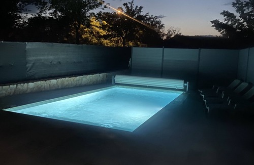 Saint-Etienne-de-Fontbellon House | Modern villa with pool