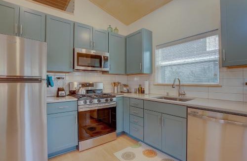 Larkspur House | Mod Pod