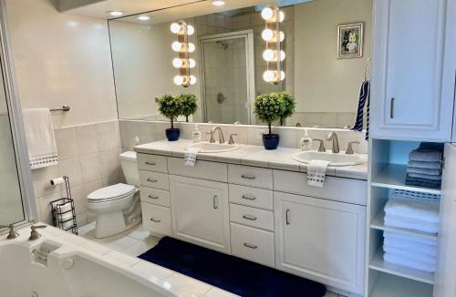 Fort MacArthur House | Mod2bd2ba ShowstoprViews. BBQ. Garage.
