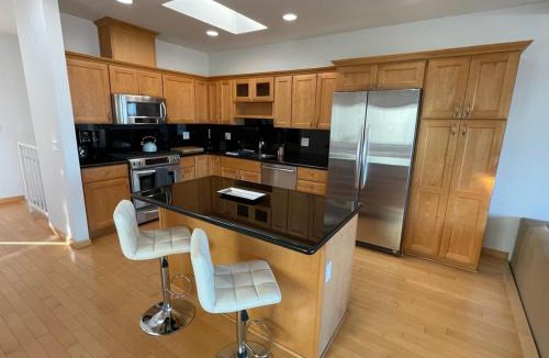 Fort MacArthur House | Mod2bd2ba ShowstoprViews. BBQ. Garage.