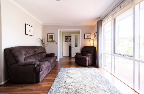 Para Hills House | Modbury Heights 3 Bedroom bungalow