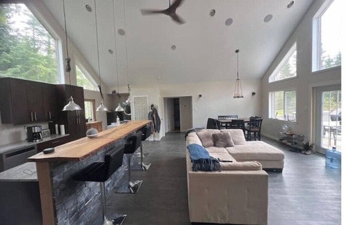 Hecla-Grindstone Provincial Park Cabin | Modern & Relaxing Retreat in Grindstone Provincial Park