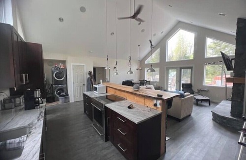 Hecla-Grindstone Provincial Park Cabin | Modern & Relaxing Retreat in Grindstone Provincial Park
