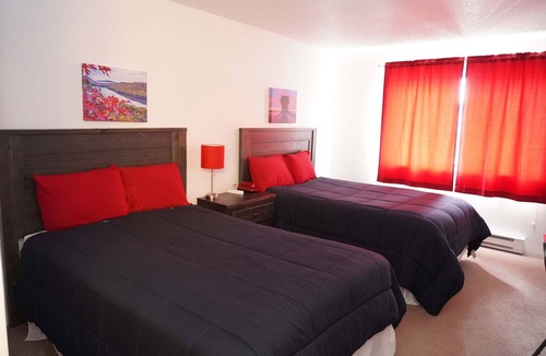 Gwinn Hotel | Model Towne Inn