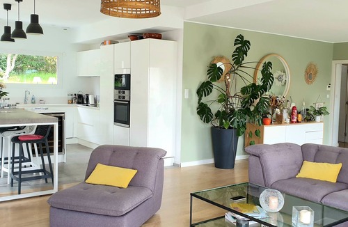 Saint-Genies-des-Mourgues Villa | Modern villa with all comforts