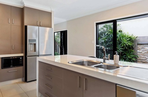 Kewarra Beach House | Modere - Pool, Entertainer, Child & Pet