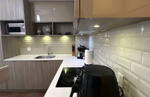 Parkway Forest Condo | Modern 1+1 Condo Suite in Toronto + Free Parking!