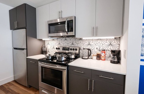 Brewerytown Apartment | Modern*1*Bdrm Apt WiFi+Gym+Washer