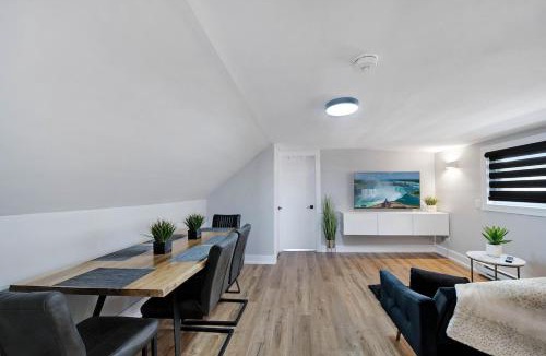Welland Apartment | Modern 1 Bdrm with Laundry, BBQ, Deck