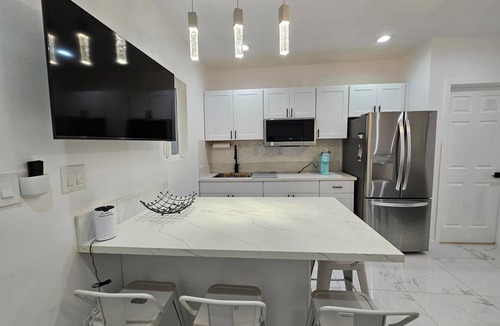 National City Apartment | Modern 1 bed/1 bath ADU with In-Unit Washer/Dryer