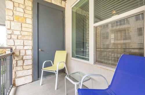 Addison Apartment | Modern 1-Bed, 1 Bath Apartment w/King Bed, WiFi, 24-Hour Gym & Reserved Parking