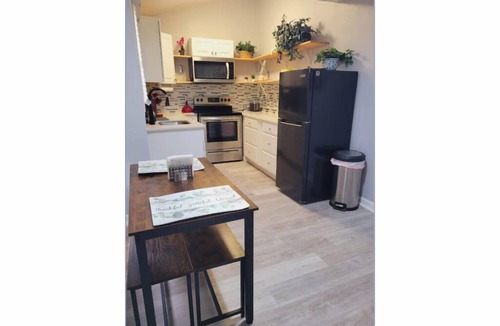 Denton Apartment | Modern 1-Bed Apartment – Centrally Located and Minutes from Denton Square