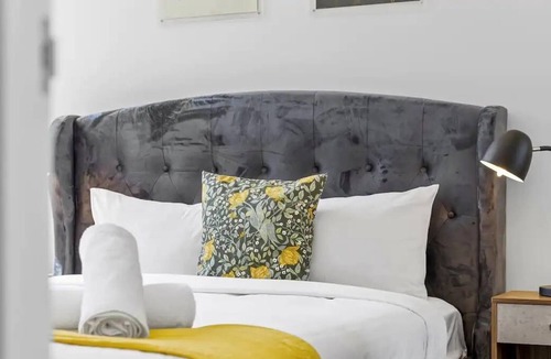 Lidcombe Apartment | Modern 1 Bed Apt | OP | MHS