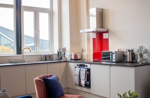 West Bromwich Apartment | Modern 1 Bed Duplex APT- West Bromwich