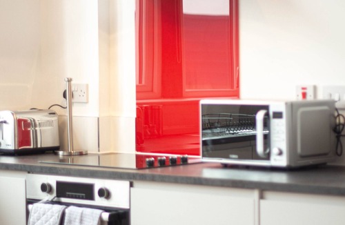 West Bromwich Apartment | Modern 1 Bed Duplex APT- West Bromwich