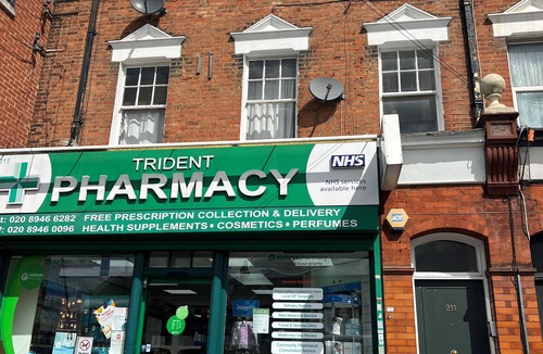 Wimbledon Apartment | Modern 1 bed Raynes Park - 20 mins to Waterloo