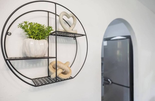 Bromley North Apartment | Modern 1-Bed Retreat | WIFI | Sleeps 3 | Parking