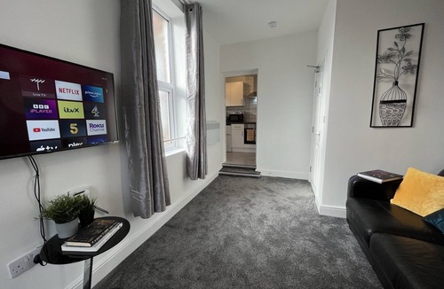 Preston Apartment | Modern 1 bed studio for comfy stay in Preston