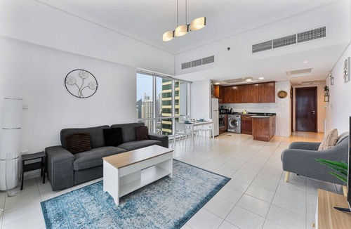 Jumeirah Lake Towers Apartment | Modern 1 Bed With Marina Views | Near JBR Beach