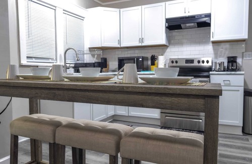 Anderson Apartment | Modern 1 bedroom 1 bath apartment