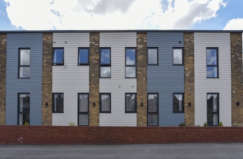 Pontefract Apartment | Modern 1 Bedroom Apartment