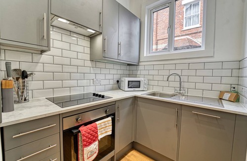 Spetchley Apartment | Modern 1 Bedroom Apartment.