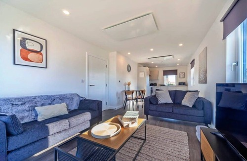 Ashford Apartment | Modern 1 Bedroom Apartment in Ashford