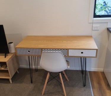 Trentham House | Modern 1 bedroom guest house