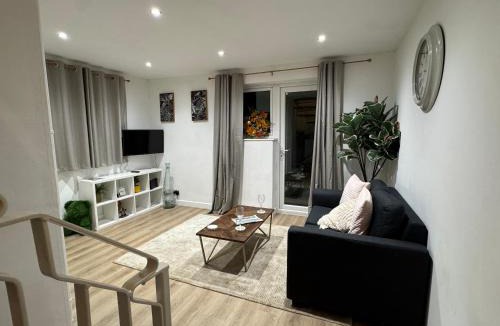 Grantham Apartment | Modern 1 bedroom house