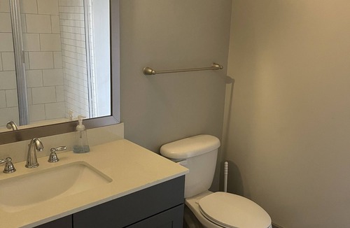Lindridge-Martin Manor Condo | Modern 1-Bedroom Loft