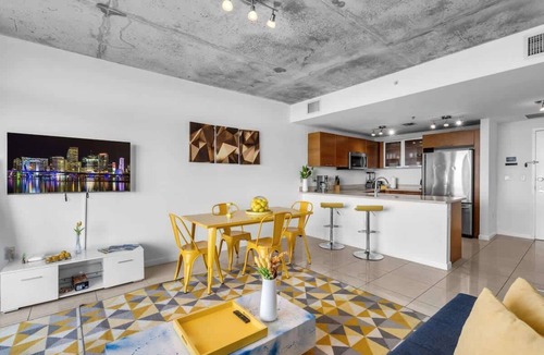 Midtown Condo | Modern 1 Bedroom Midtown Miami with 1 Free Parking
