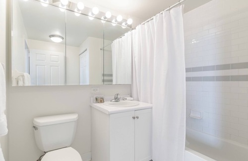 Paulus Hook Apartment | Modern 1 Bedroom Near Grove Street PATH