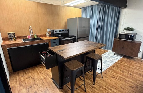 Farmington Apartment | Modern 1-bedroom newly remodeled! The Legacy at Washington!