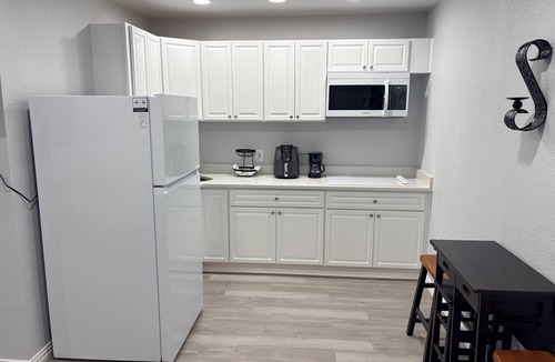 Fort Worth Apartment | Modern 1-bedroom studio in fabulous Fort Worth