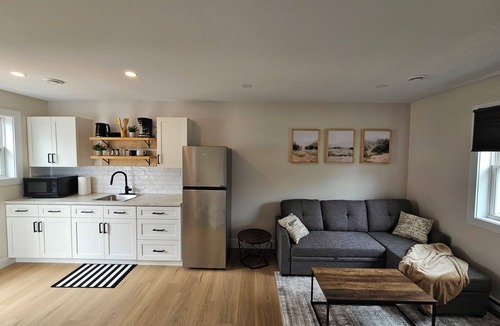 Kentville Apartment | Modern 1 Bedroom Suite located in the Centre of the beautiful Annapolis Valley