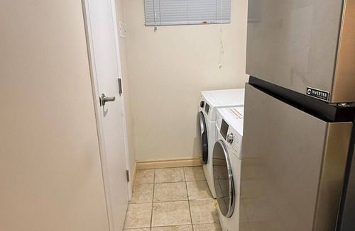 Clairlea House | Modern 1-bedroom upgraded unit close to all amenities